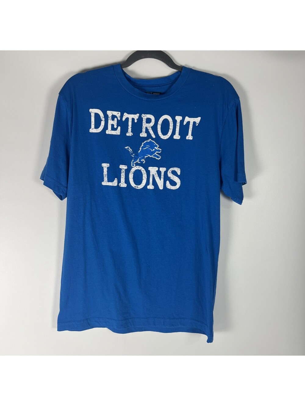 NFL  Team Apparel-Detroit Lions Blue T-Shirt - Men’s Medium